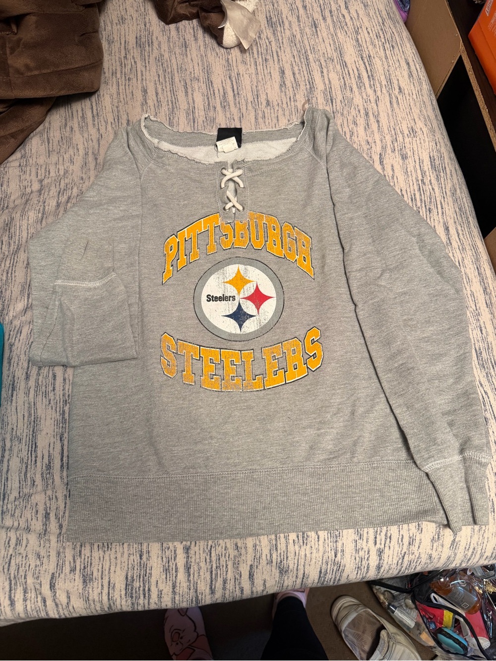 Nike Women’s Gray Lace-Up Pittsburgh Steelers Sweatshirt with Yellow Logo